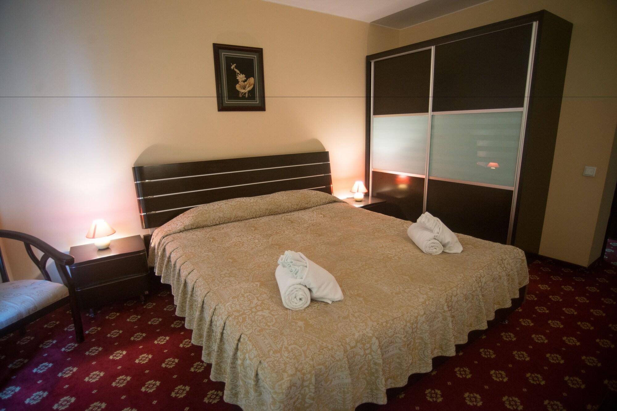 Hotel Regal Брашов Экстерьер фото