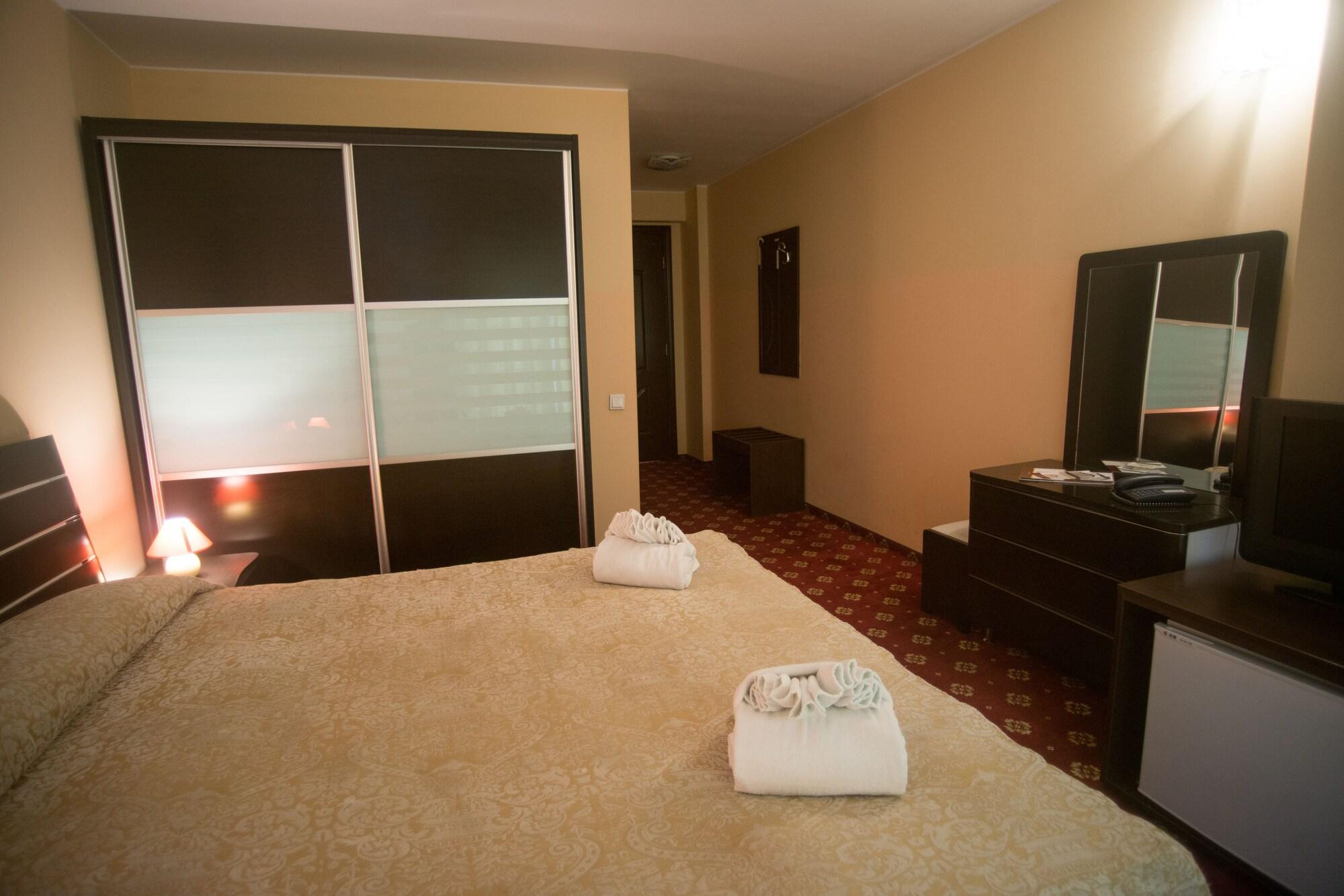 Hotel Regal Брашов Экстерьер фото