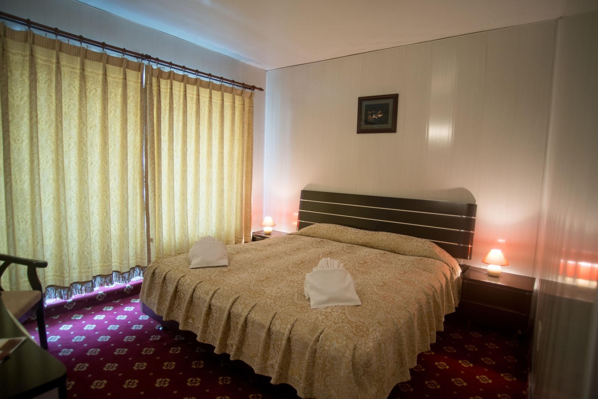 Hotel Regal Брашов Экстерьер фото