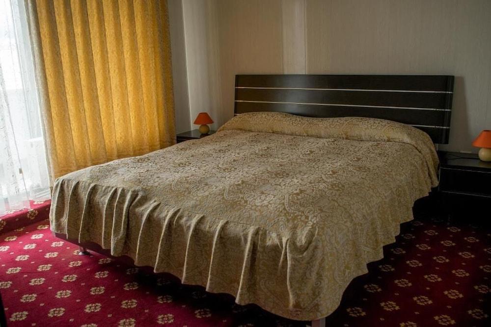 Hotel Regal Брашов Экстерьер фото