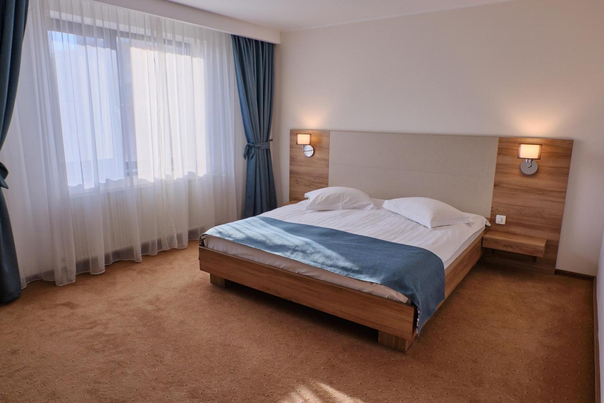 Hotel Regal Брашов Экстерьер фото