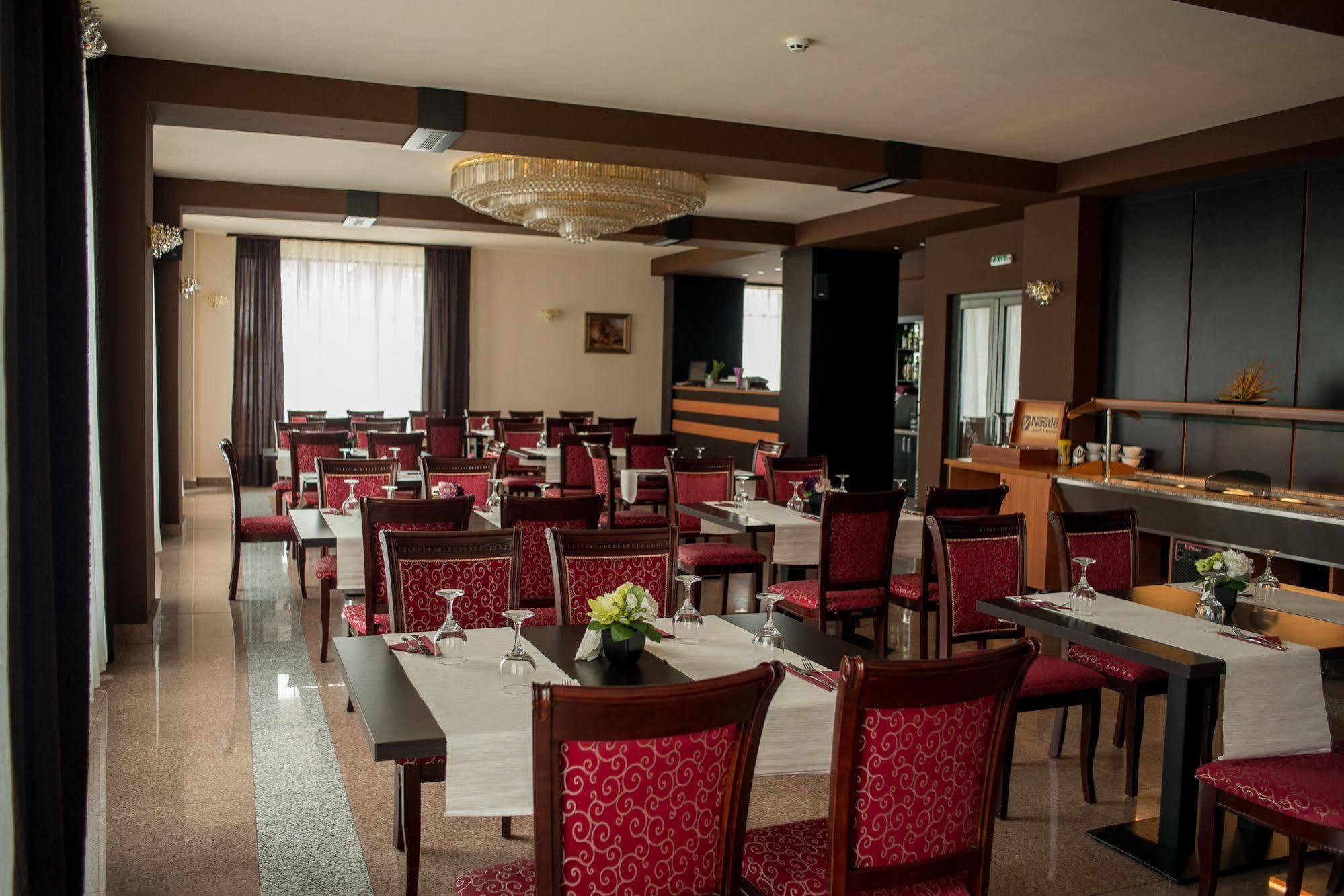 Hotel Regal Брашов Экстерьер фото